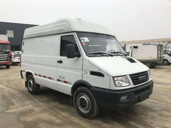 福田风景面包冷藏车 