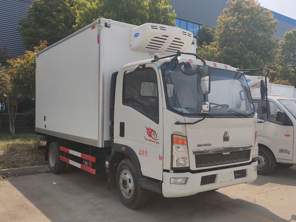 福田欧马可7.6米冷藏车 