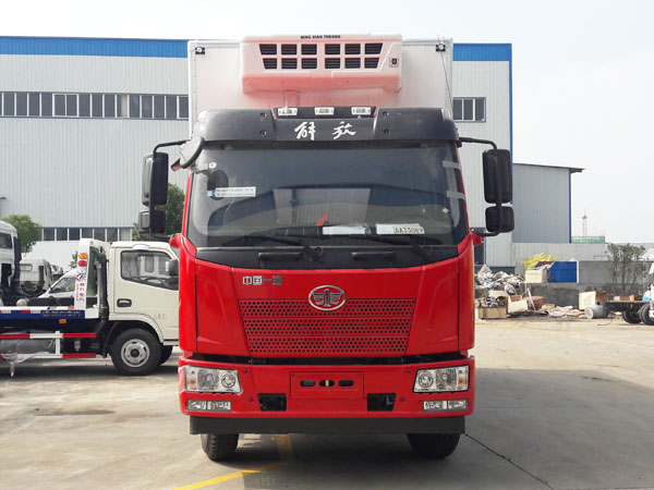 解放7.6米冷藏车 