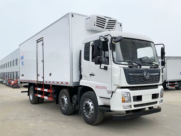 东风天锦VR前四后四冷藏车