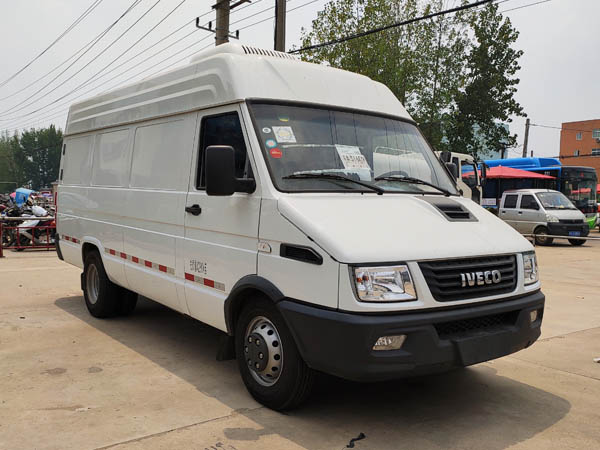 依维柯得意V40冷藏车