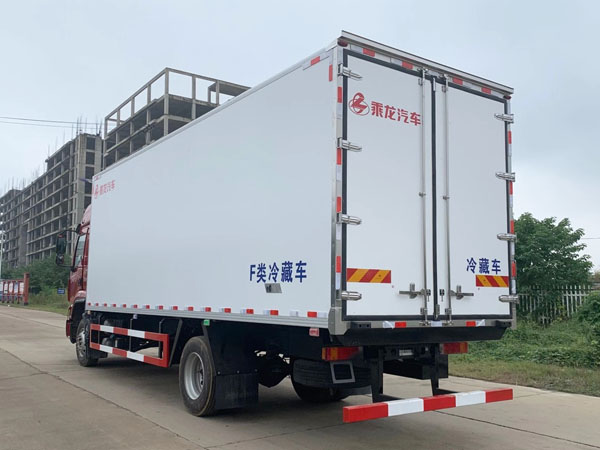 东风柳汽乘龙H5冷藏车