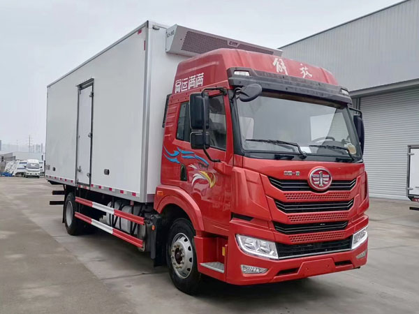 解放龙VH 2.0高顶双卧冷藏车