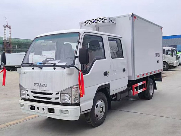 五十铃双排冷藏车