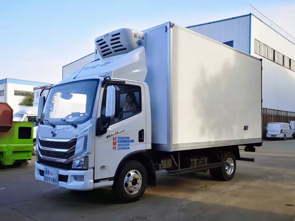 上汽跃进快运H300冷藏车，跃进快运AMT冷藏车，跃进H300自动档冷藏车