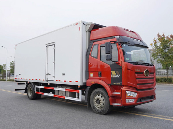 解放J6L冷藏车