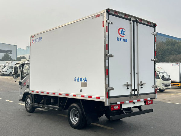 福田奥铃速运BUFF版冷藏车