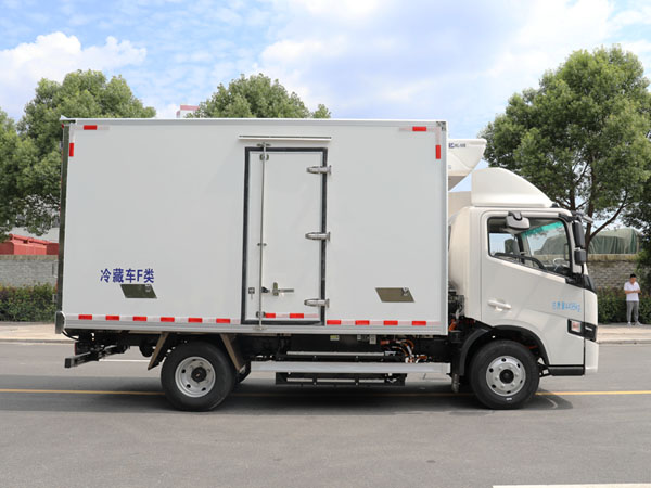 吉利远程H8E纯电动冷藏车