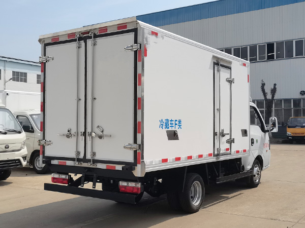 东风途逸T5Q冷藏车