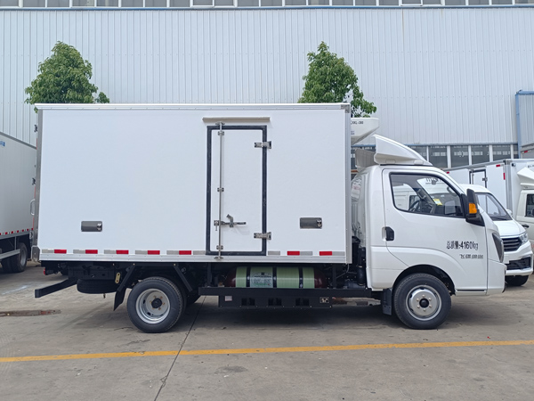 飞碟缔途MX天然气冷藏车