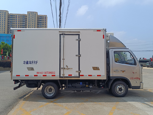 福田欧马可X卡冷藏车