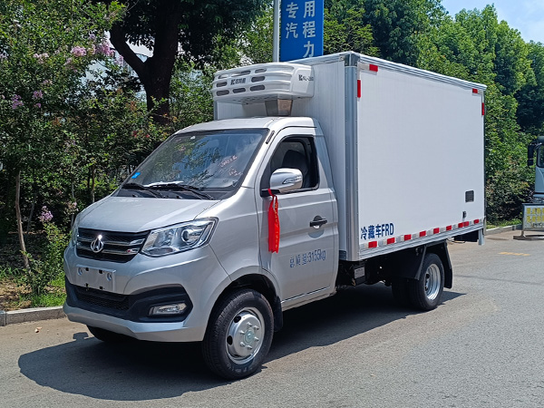 长安跨越王X1冷藏车