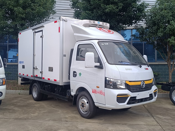 东风途逸T5冷藏车