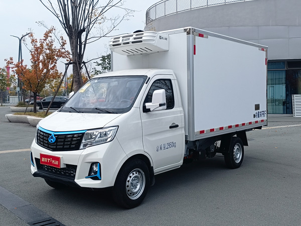 长安新豹T3 EV冷藏车