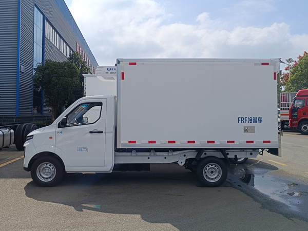 吉利远程F1E冷藏车