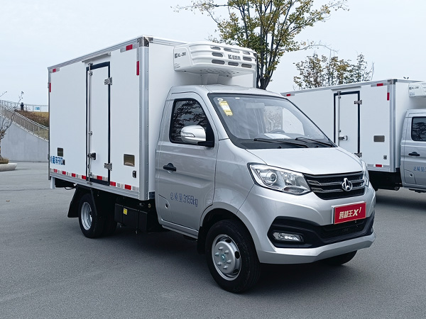 长安跨越王X1冷藏车