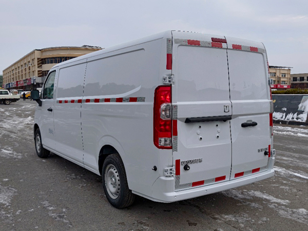 吉利远程V8E纯电动冷藏车