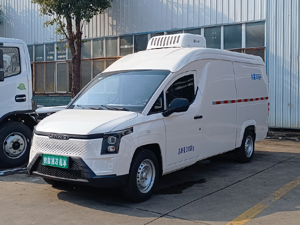 菱势黄金仓纯电动冷藏车