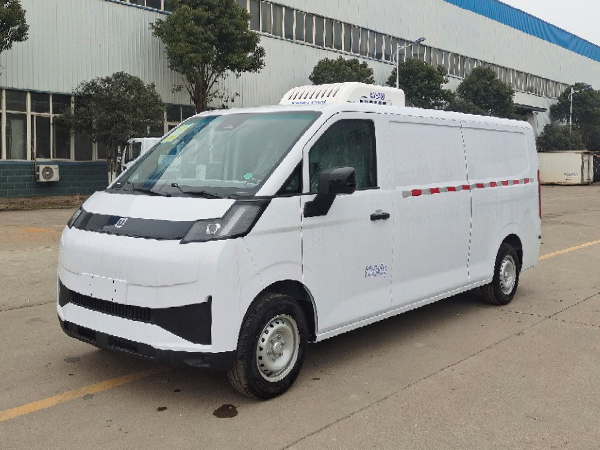 吉利远程V8E纯电动冷藏车