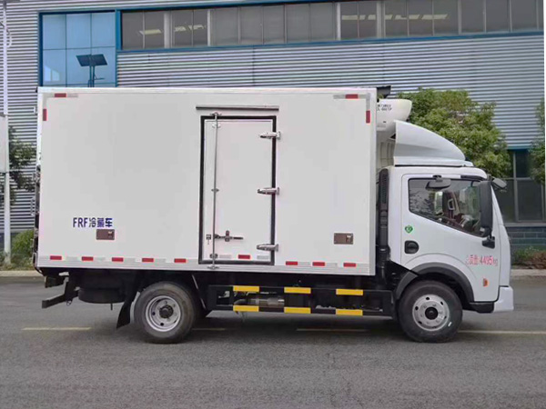 东风多利卡D6冷藏车