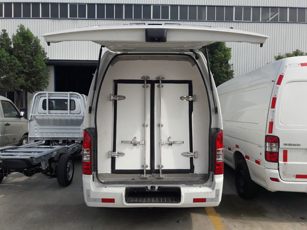 福田G7面包冷藏车 