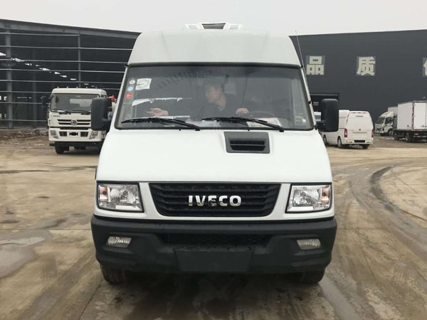 福田风景面包冷藏车 