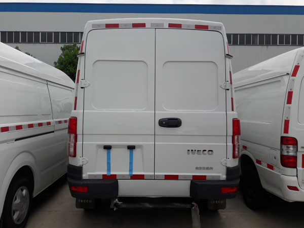 福田风景面包冷藏车 