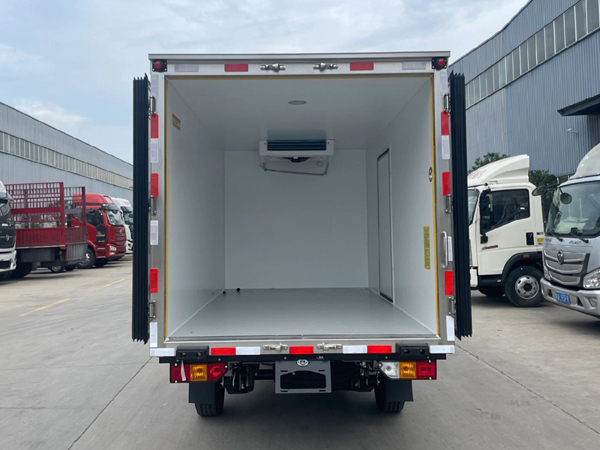 五菱荣光冷藏车，五菱荣光新卡冷藏车，上汽通用五菱冷藏车，五菱小型冷藏车