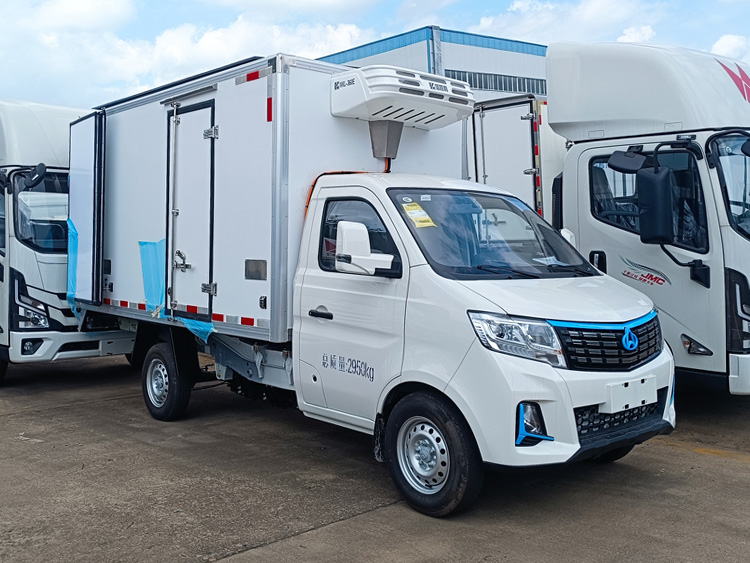 长安新豹T3 EV冷藏车，长安新豹T3 PLUS EV冷藏车，长安T3纯电动小型冷藏车，长安新豹T3纯电动冷藏车