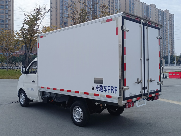 长安新豹T3 EV冷藏车，长安新豹T3 PLUS EV冷藏车，长安T3纯电动小型冷藏车，长安新豹T3纯电动冷藏车