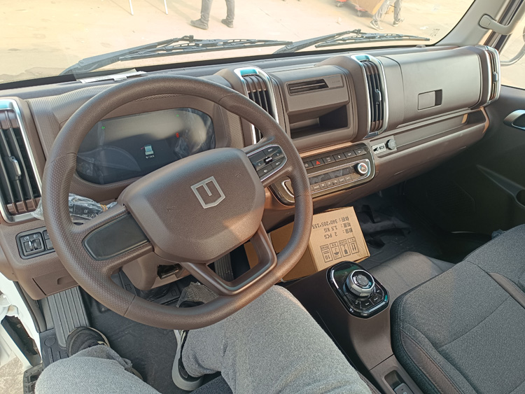 吉利远程星智H8M甲醇增程式冷藏车，吉利远程星智H8M甲醇增程式混动冷藏车，吉利远程星智H8M冷藏车，吉利远程星智H8M甲醇冷藏车，吉利远程星智H8M醇氢电动冷藏车