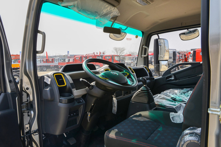 东风多利卡东风多利卡D6冷藏车，东风多利卡D6康路威冷藏车，东风多利卡康路威冷藏车，东风康路威4.2米冷藏车